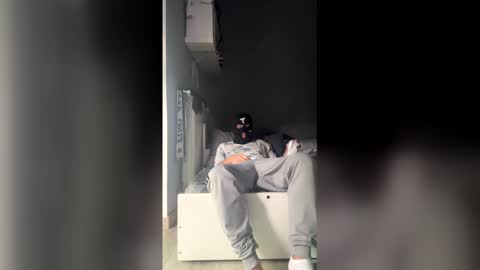 boy2006866124 online show from August 5, 2:48 pm