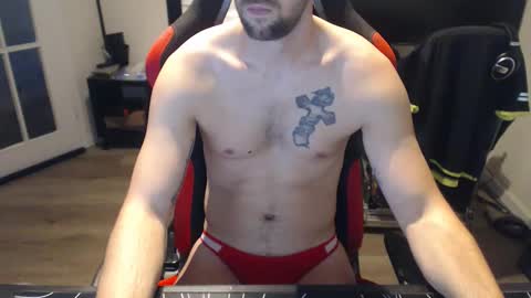 boy_t0y89 online show from October 22, 7:23 am