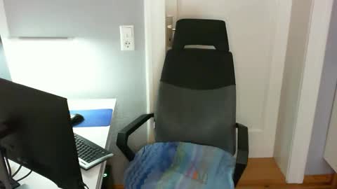 Julian online show from November 9, 1:48 pm