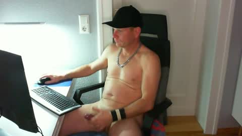 Julian online show from December 19, 9:17 pm