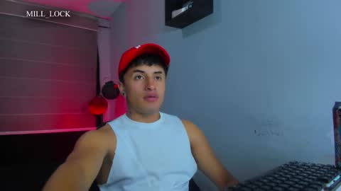 Snapshot of boylatin_777 chatting on December 5, 5:15 am miguel online show from December 5, 5:15 am