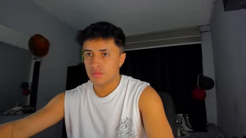 Snapshot of boylatin_777 chatting on March 10, 4:49 am miguel online show from March 10, 4:49 am