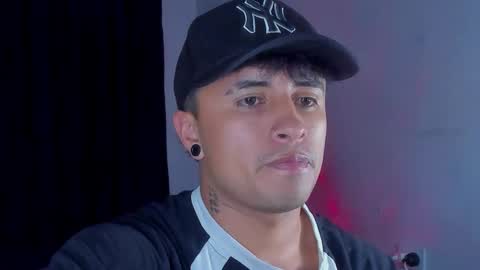 Snapshot of boylatin_777 chatting on September 16, 7:53 am miguel online show from September 16, 7:53 am