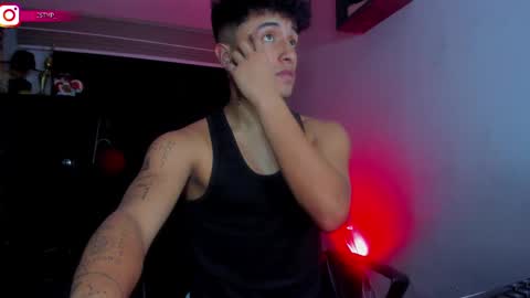 Snapshot of boylatin_777 chatting on February 11, 5:05 am miguel online show from February 11, 5:05 am