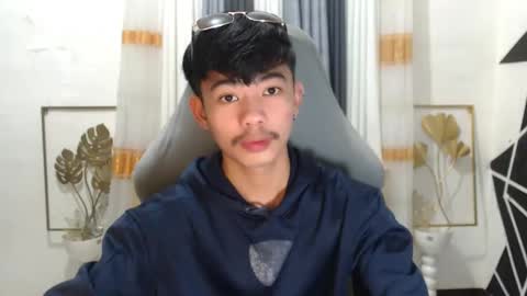 HI IM JAMES DONT FORGET GIVE ME THUMBS UP AND JOIN TO MY FANCLUB online show from December 6, 4:03 am