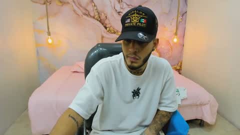 MAX online show from January 9, 8:44 pm