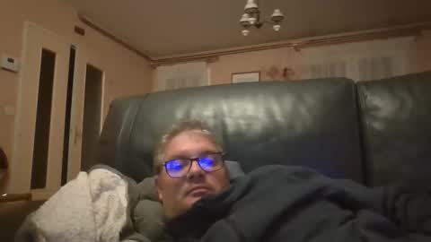 Snapshot of bozo81 chatting on October 24, 7:48 pm bozo81 online show from October 24, 7:48 pm