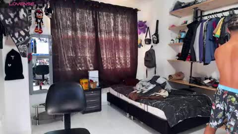 Bradley Strong online show from November 11, 2:55 pm