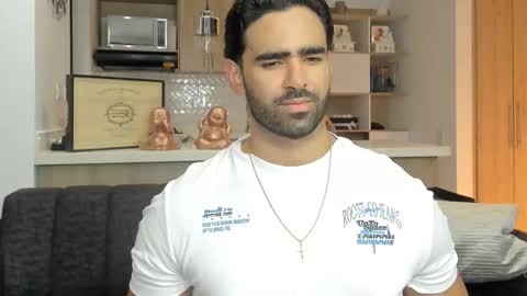 bradleymartin7 online show from October 20, 11:41 pm