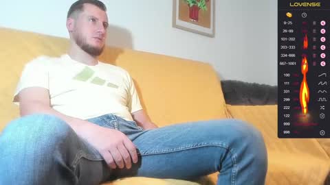 Snapshot of bradryder__ chatting on December 5, 9:06 am Call me Alex online show from December 5, 9:06 am