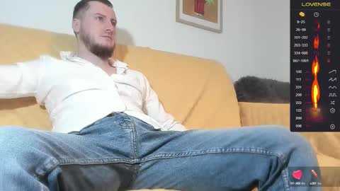 Snapshot of bradryder__ chatting on March 2, 8:05 am Call me Alex online show from March 2, 8:05 am