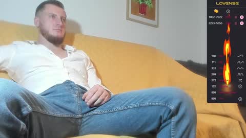 Snapshot of bradryder__ chatting on December 16, 7:54 pm Call me Alex online show from December 16, 7:54 pm