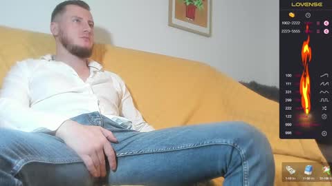 Snapshot of bradryder__ chatting on December 17, 9:50 am Call me Alex online show from December 17, 9:50 am