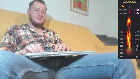 Snapshot of bradryder__ chatting on December 31, 7:51 pm Call me Alex online show from December 31, 7:51 pm