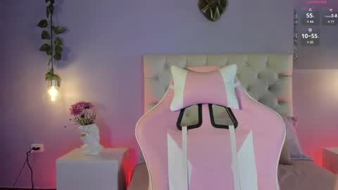   online show from February 3, 12:25 pm