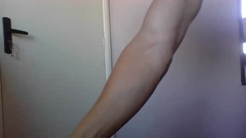 braziliangoodboy online show from April 10, 6:37 pm