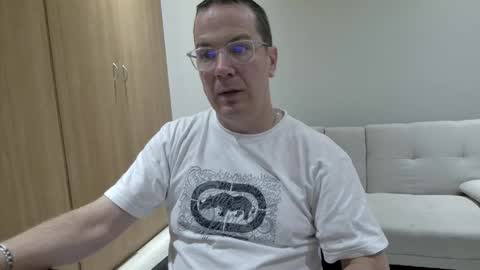 Brett online show from April 5, 6:26 pm