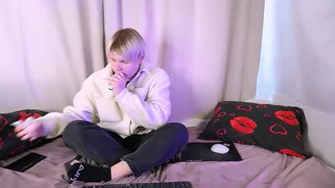 brian_mils online show from February 22, 11:22 am