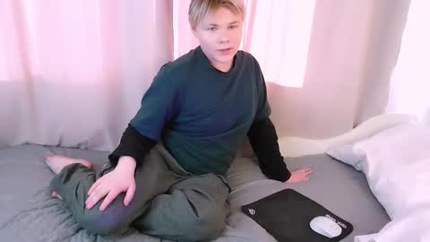 brian_mils online show from February 19, 11:28 am