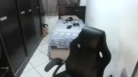 brianaries online show from January 13, 4:39 am