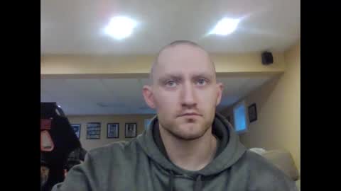 briantibs20 online show from February 21, 9:05 pm