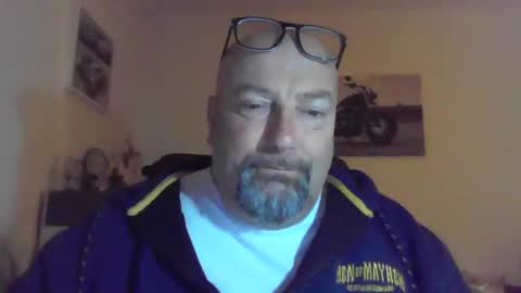 Brisco schner Schwanz online show from December 2, 6:05 am