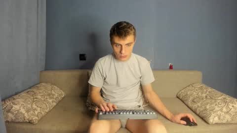 Snapshot of bristlebback chatting on October 18, 6:57 pm bristlebback online show from October 18, 6:57 pm