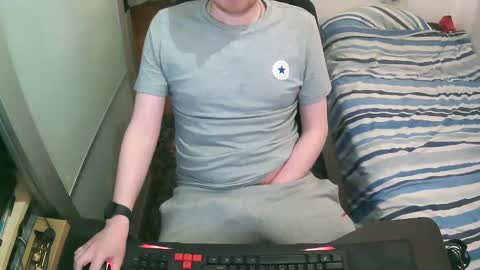 British Tom online show from December 17, 12:18 am