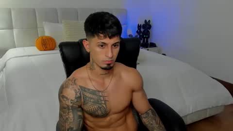 Snapshot of brody_dallas1 chatting on October 22, 2:37 am brody_dallas1 online show from October 22, 2:37 am