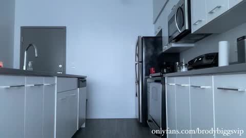 Brody Biggs online show from November 23, 8:20 pm