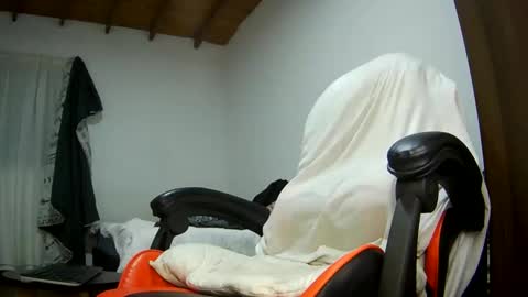 Bruce online show from February 17, 2:10 am