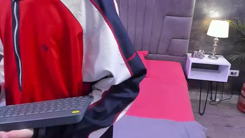 Bruce Hans online show from February 15, 11:39 am