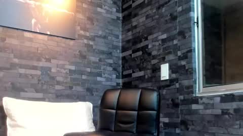 brucedallas online show from February 25, 1:39 am