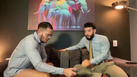 Snapshot of bruno_woods chatting on March 8, 2:32 am Andres Suarez online show from March 8, 2:32 am