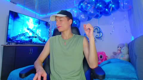 BRYAM INDEPENDENT MODEL online show from January 10, 2:04 am