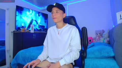 BRYAM INDEPENDENT MODEL online show from January 25, 2:37 am