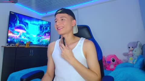 BRYAM INDEPENDENT MODEL online show from January 20, 1:28 am