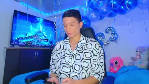 BRYAM INDEPENDENT MODEL online show from January 9, 1:39 am