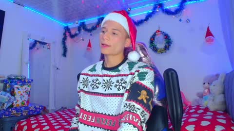 BRYAM INDEPENDENT MODEL online show from December 24, 3:16 am