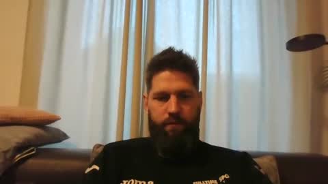 bubblebee1982 online show from December 18, 8:09 am