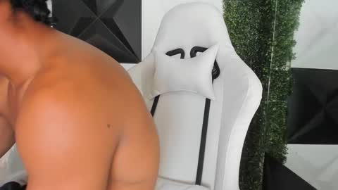 bull_cam online show from November 18, 9:06 pm