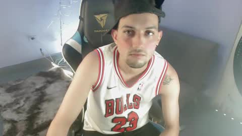 Snapshot of bulls_23_ chatting on October 5, 6:45 pm BULL online show from October 5, 6:45 pm