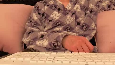 Snapshot of bumblubee chatting on October 21, 7:17 pm Tonny online show from October 21, 7:17 pm