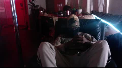 Bungalow Entertainment online show from December 2, 12:47 am