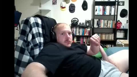 bushmate92 online show from December 4, 3:41 pm