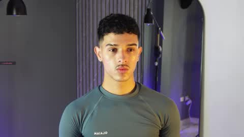 Buster independent model online show from September 24, 5:55 pm