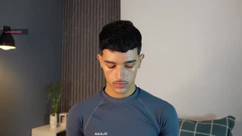 Buster independent model online show from September 19, 1:44 pm