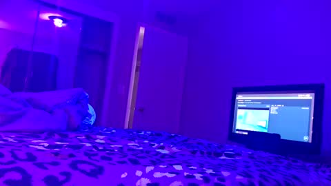 buttbunn1313 online show from November 12, 7:36 am