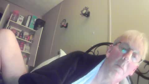 buttless1960 online show from October 24, 7:32 am