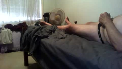 calderguy58 online show from November 16, 7:38 pm